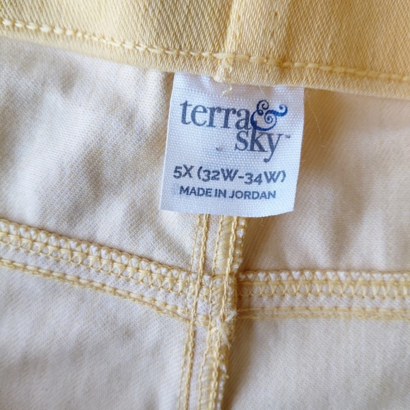 Terra Sky Women's Yellow Plus Size Midrise Capri Jeggings Size 5XL - Picture 7 of 12